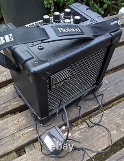 Roland Micro Cube guitar amp with power supply