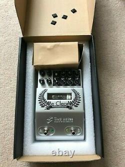 Two Notes Le Clean valve pre-amp pedal with original box and power supply