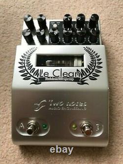 Two Notes Le Clean valve pre-amp pedal with original box and power supply
