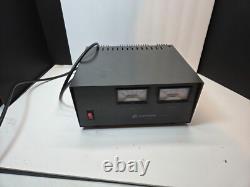 ALIMENTATION ÉLECTRIQUE ASTRON RS-35M 35 AMP MUNI D'UN COMPTEUR En excellent état de fonctionnement