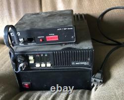 Alimentation Astron SL15RRA 15 Amp avec radio Motorola D37MWA5GB7AK et CPI TSP209