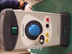 Alimentation de banc Unilab 1-13 volts CC et CA Neuve