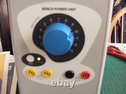 Alimentation de banc Unilab 1-13 volts CC et CA Neuve