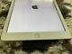 Apple Ipad 5ème Gen 32 Go Wi-fi 9.7in Argent Flawless Mp2g2ll/a Alimentation De Boîte