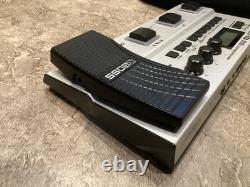 BOSS GT-1B Modélisateur d'ampli basse et multi-effets avec alimentation et sac de transport