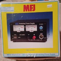 NOUVEL ALIMENTATEUR À COMMUTATION MFJ 45Amp MFJ-4245MV avec câble d'alimentation
