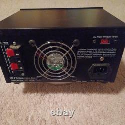 NOUVEL ALIMENTATEUR À COMMUTATION MFJ 45Amp MFJ-4245MV avec câble d'alimentation